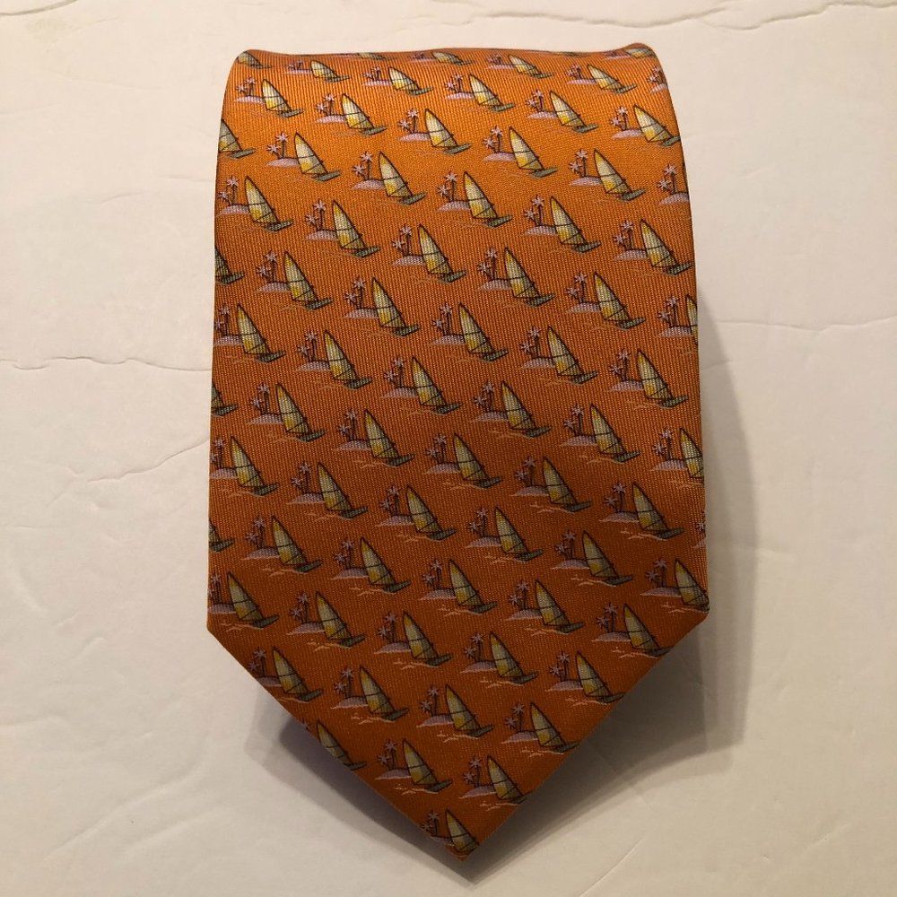 SALVATORE FERRAGAMO MEN'S NEW 100%SILK NECK TIE  WIDTH: 3 1/2"  LENGTH: 58 3/4"